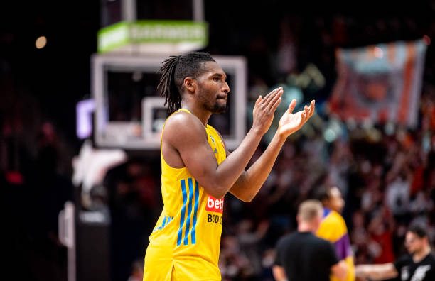 詹姆斯总能 詹姆斯总能