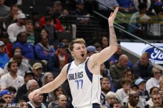 体阵容的深 体阵容的深